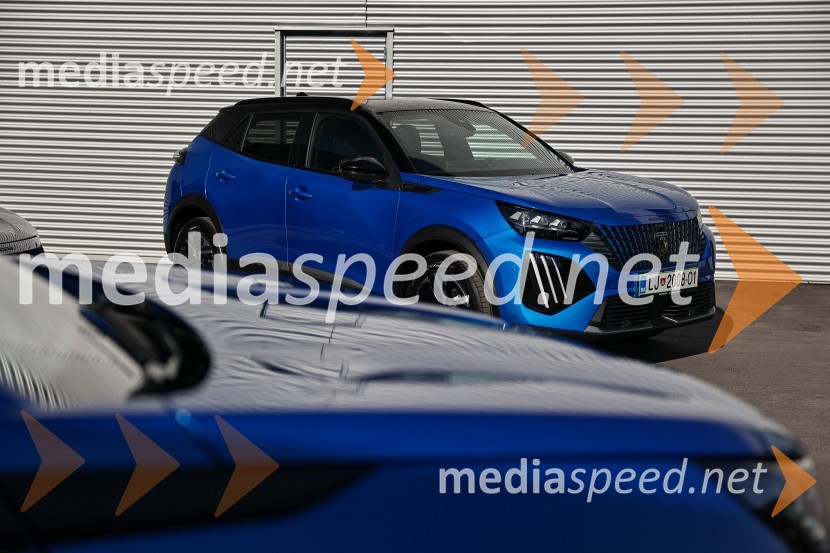 Drzni in okretni SUV PEUGEOT 2008, predstavitev