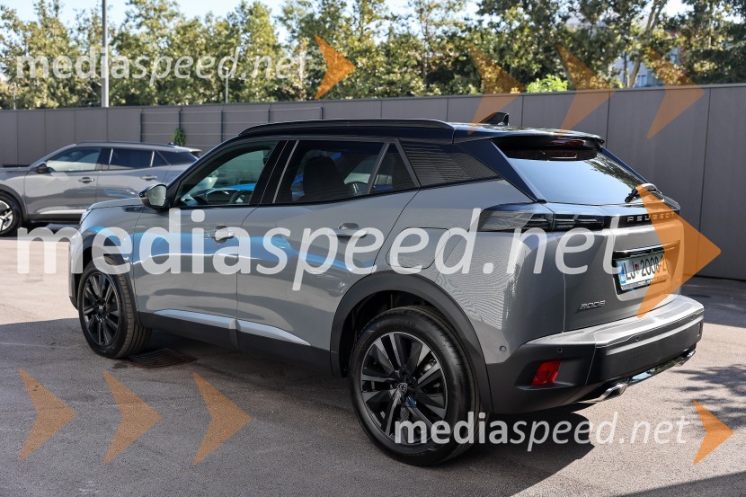 Drzni in okretni SUV PEUGEOT 2008, predstavitev