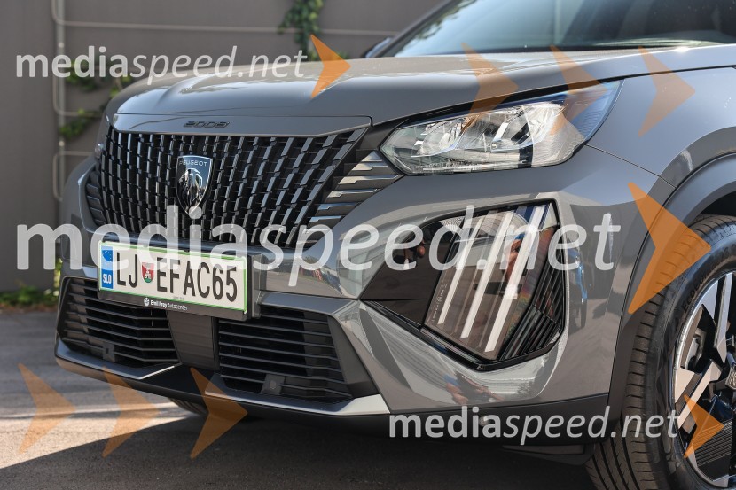 Drzni in okretni SUV PEUGEOT 2008, predstavitev