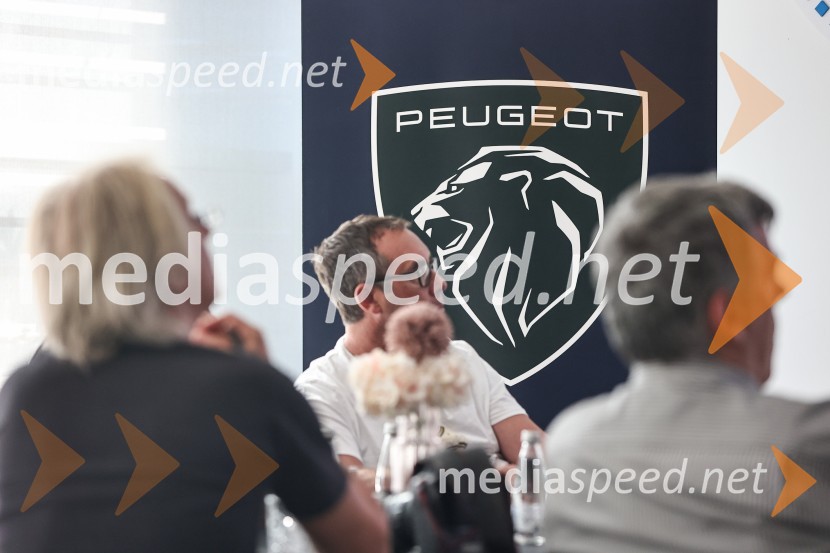 Drzni in okretni SUV PEUGEOT 2008, predstavitev