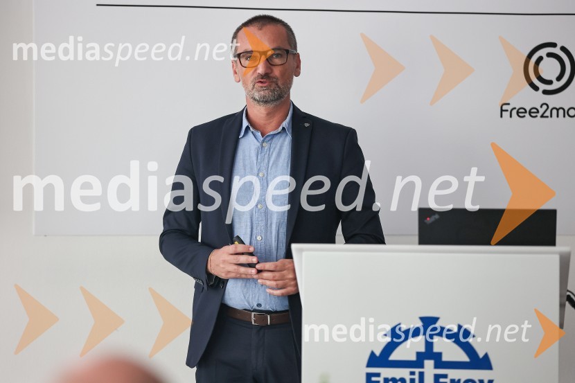 Drzni in okretni SUV PEUGEOT 2008, predstavitev