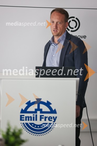 Drzni in okretni SUV PEUGEOT 2008, predstavitev