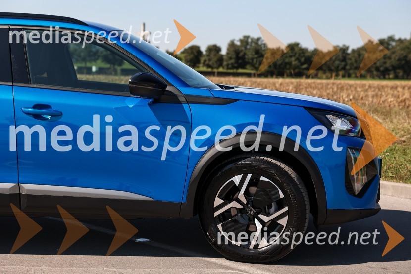 Drzni in okretni SUV PEUGEOT 2008, predstavitev