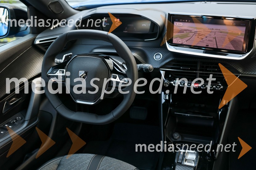 Drzni in okretni SUV PEUGEOT 2008, predstavitev