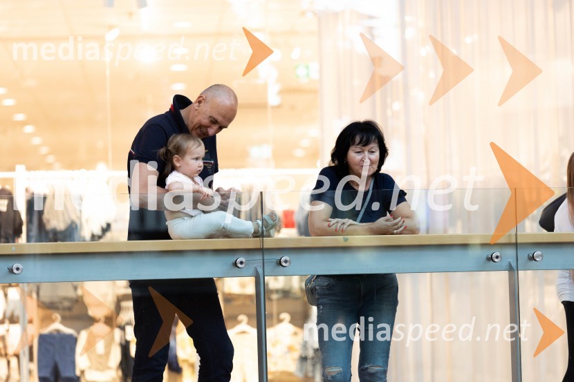 Slovo poletju s koncertom Ansambla Unikat v Citycentru Celje