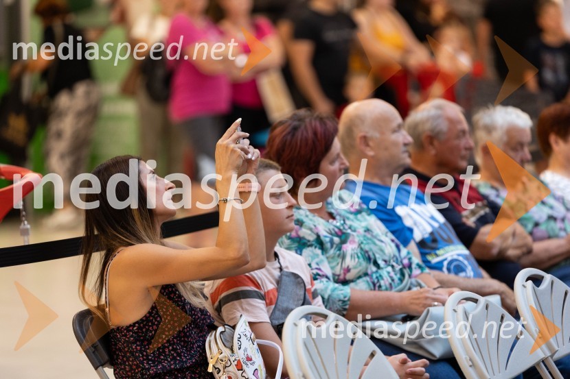 Slovo poletju s koncertom Ansambla Unikat v Citycentru Celje