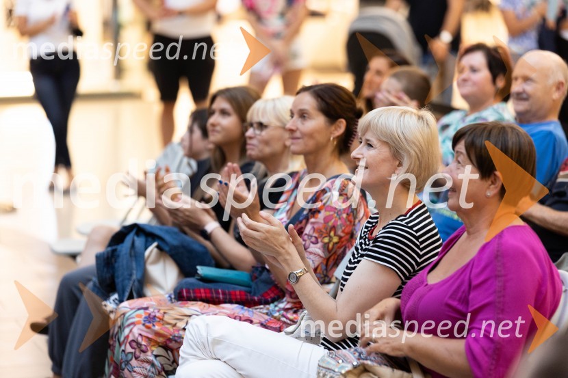 Slovo poletju s koncertom Ansambla Unikat v Citycentru Celje