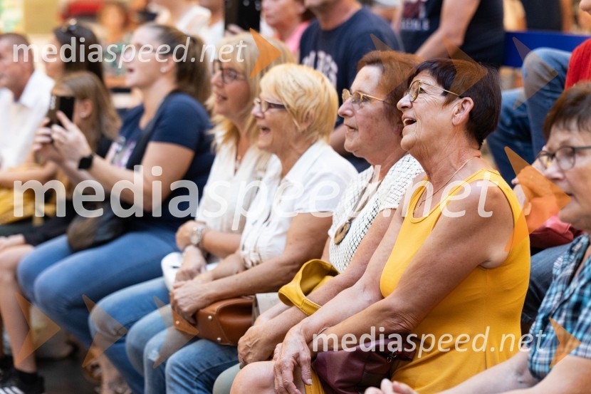 Slovo poletju s koncertom Ansambla Unikat v Citycentru Celje