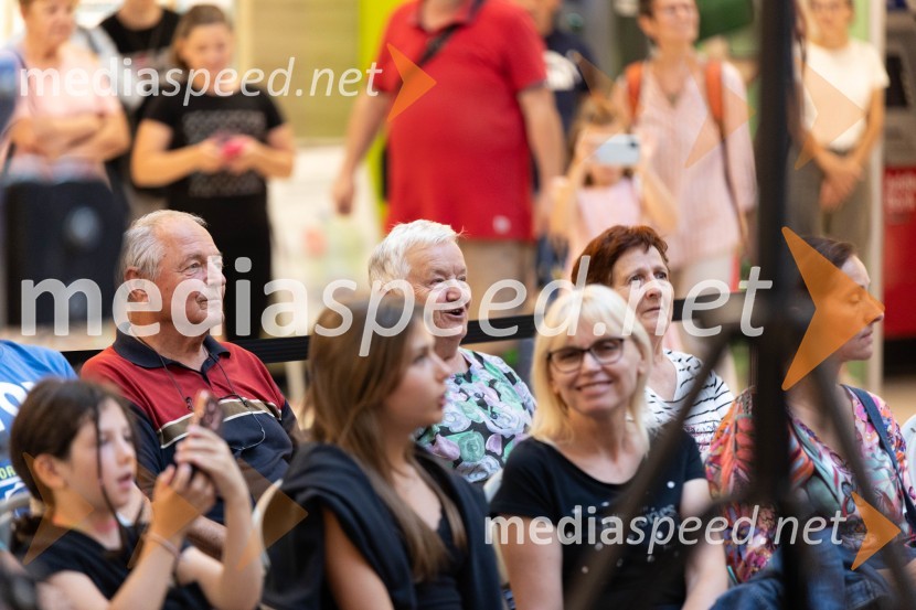 Slovo poletju s koncertom Ansambla Unikat v Citycentru Celje