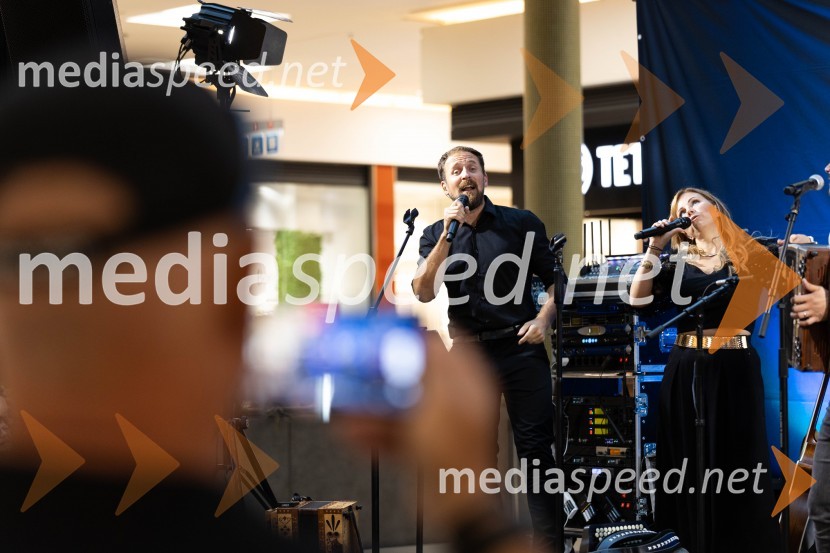 Slovo poletju s koncertom Ansambla Unikat v Citycentru Celje