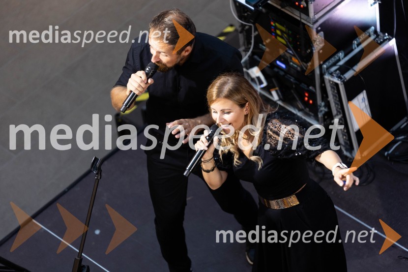 Slovo poletju s koncertom Ansambla Unikat v Citycentru Celje