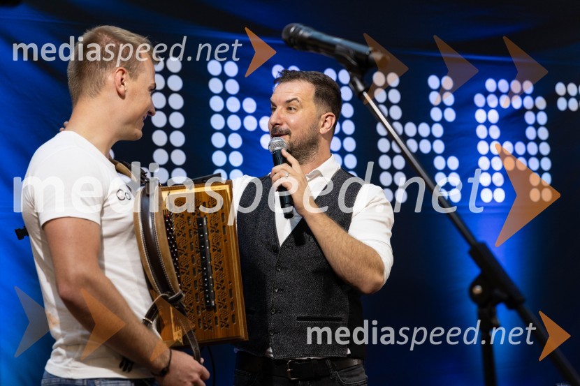 Slovo poletju s koncertom Ansambla Unikat v Citycentru Celje