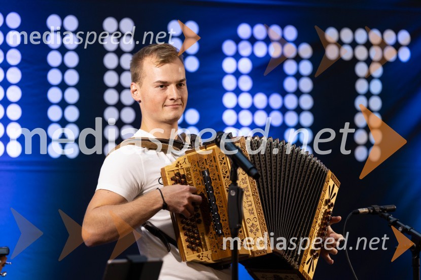 Slovo poletju s koncertom Ansambla Unikat v Citycentru Celje