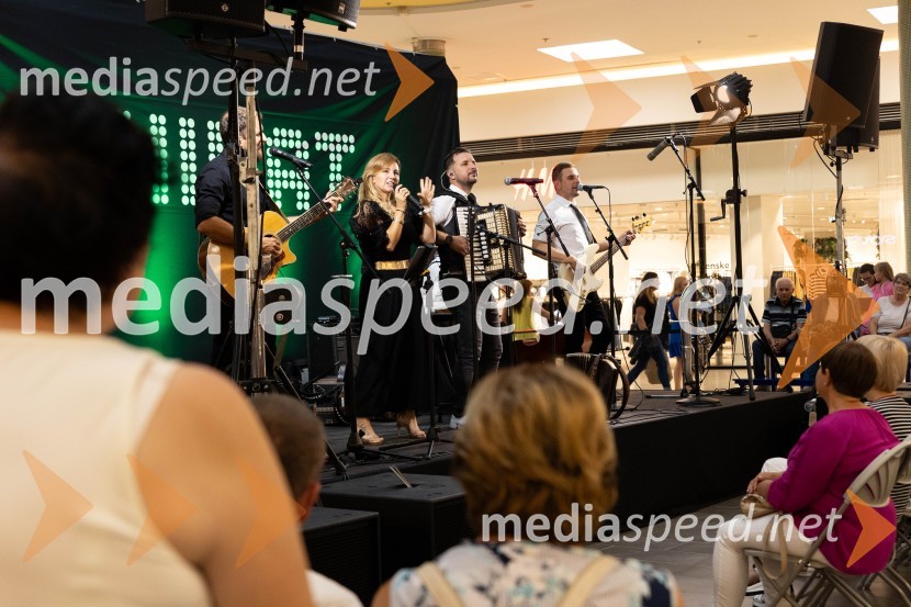 Slovo poletju s koncertom Ansambla Unikat v Citycentru Celje