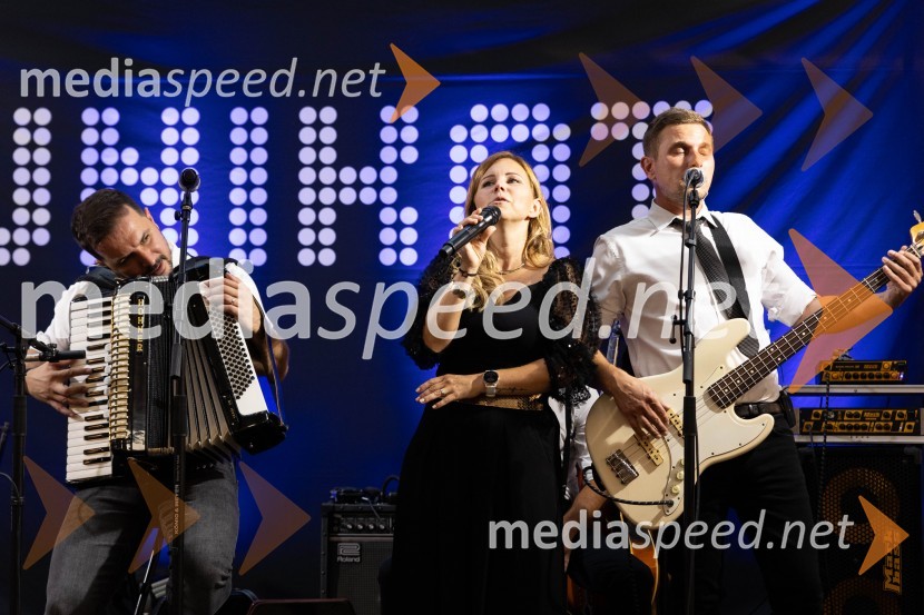 Slovo poletju s koncertom Ansambla Unikat v Citycentru Celje