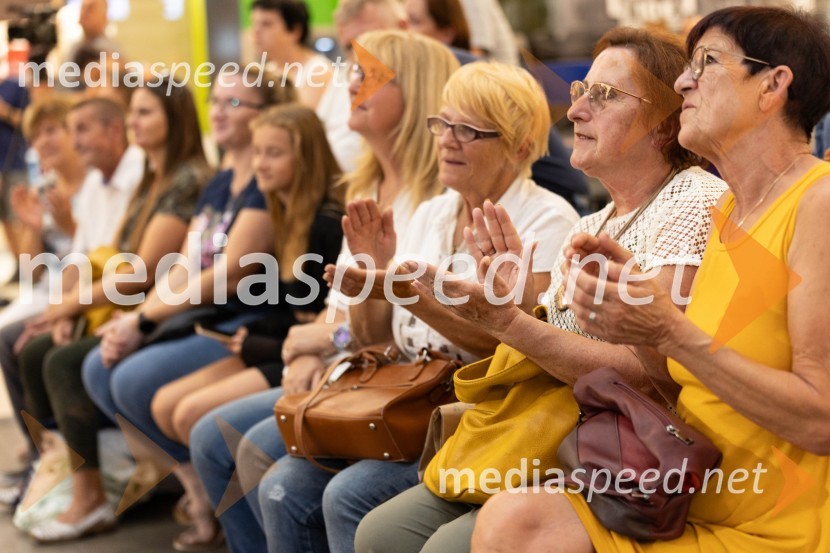 Slovo poletju s koncertom Ansambla Unikat v Citycentru Celje