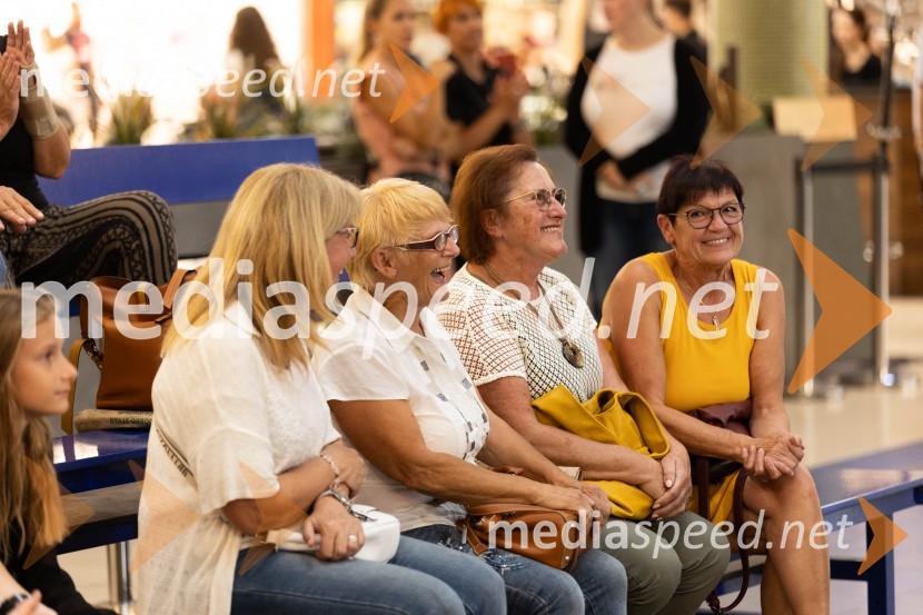 Slovo poletju s koncertom Ansambla Unikat v Citycentru Celje