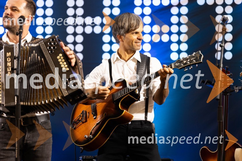 Slovo poletju s koncertom Ansambla Unikat v Citycentru Celje