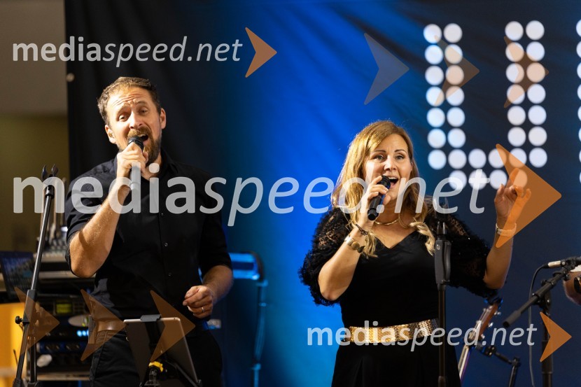 Slovo poletju s koncertom Ansambla Unikat v Citycentru Celje