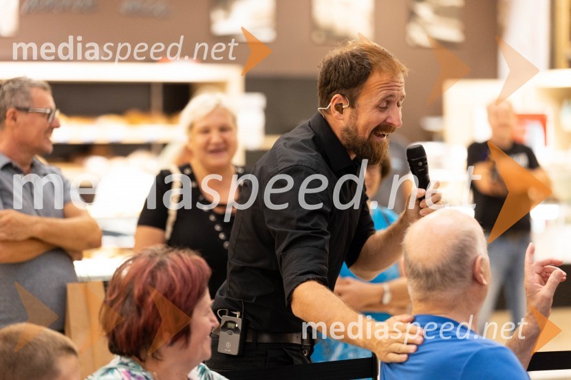 Slovo poletju s koncertom Ansambla Unikat v Citycentru Celje