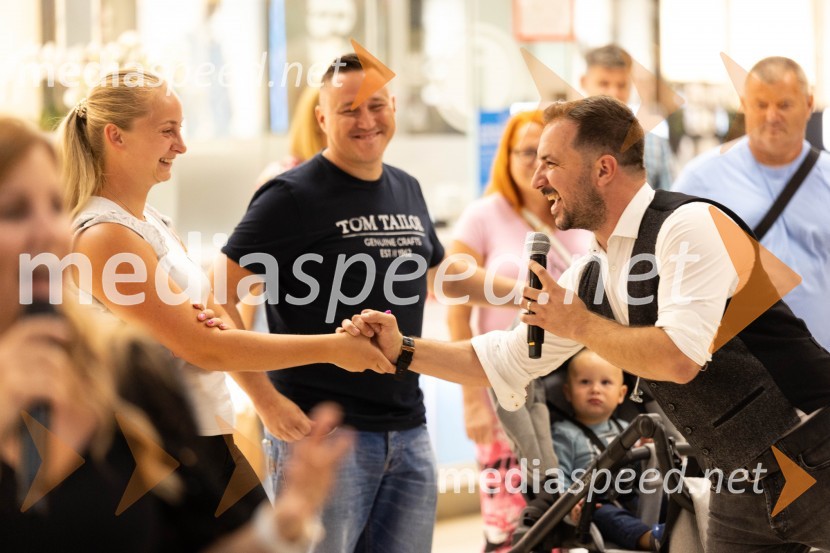 Slovo poletju s koncertom Ansambla Unikat v Citycentru Celje