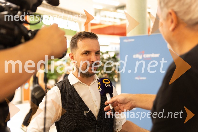 Slovo poletju s koncertom Ansambla Unikat v Citycentru Celje