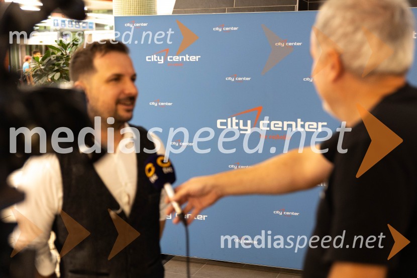 Slovo poletju s koncertom Ansambla Unikat v Citycentru Celje