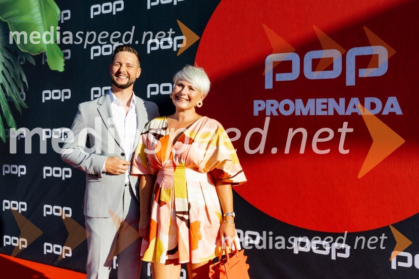  ... ;  Ana  Praznik, voditeljica, pevka BepopPOP promenada 2023