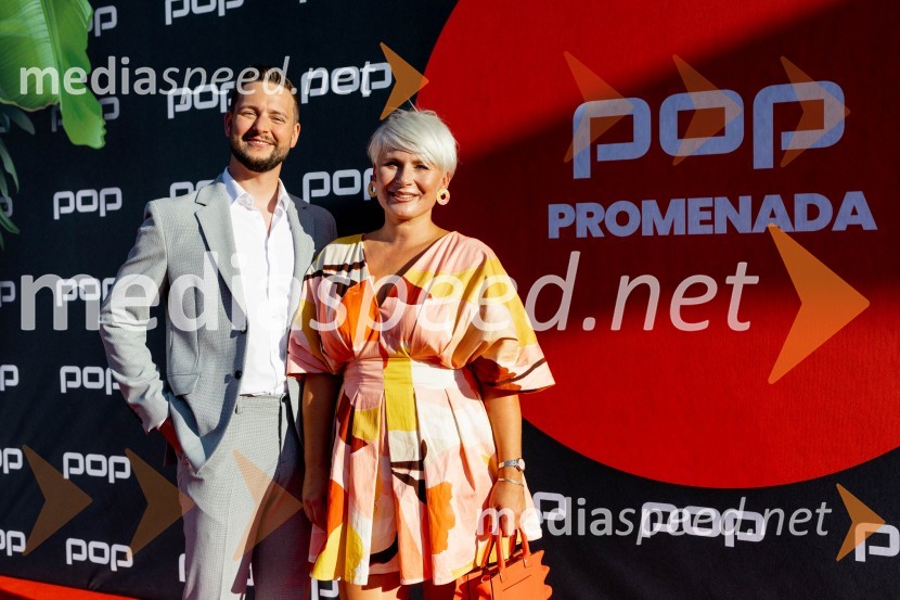  ... ;  Ana  Praznik, voditeljica, pevka BepopPOP promenada 2023