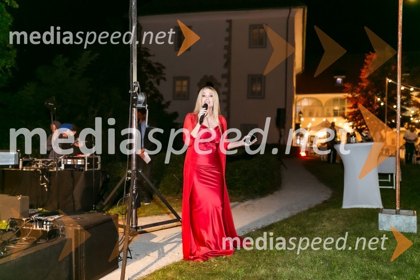  Helena Blagne, pevkaKranjska dolga miza 2023