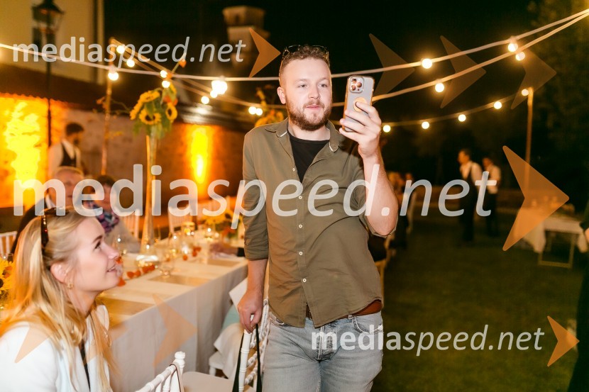 Kranjska dolga miza 2023