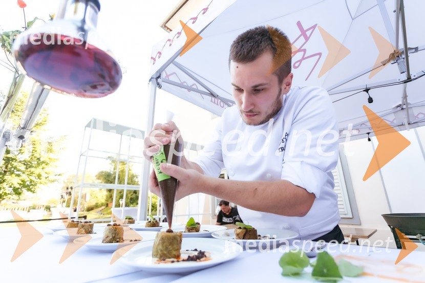 Kranjska dolga miza 2023