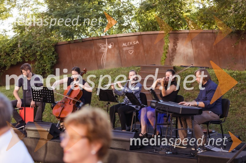 Kranjska dolga miza 2023