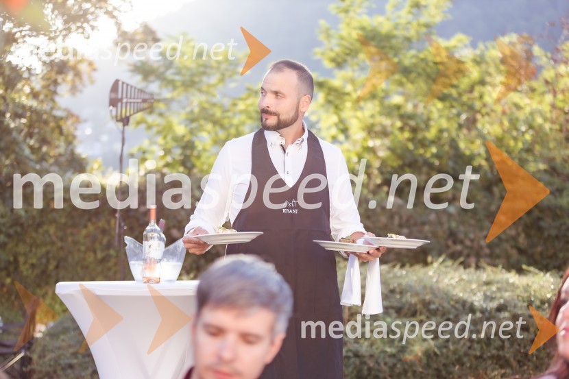 Kranjska dolga miza 2023