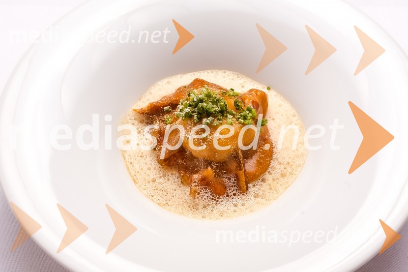 Kranjska dolga miza 2023