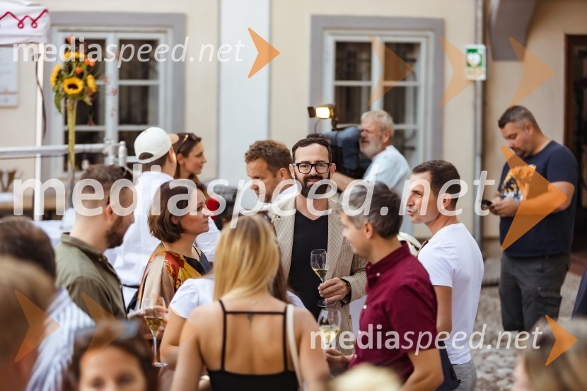 Kranjska dolga miza 2023