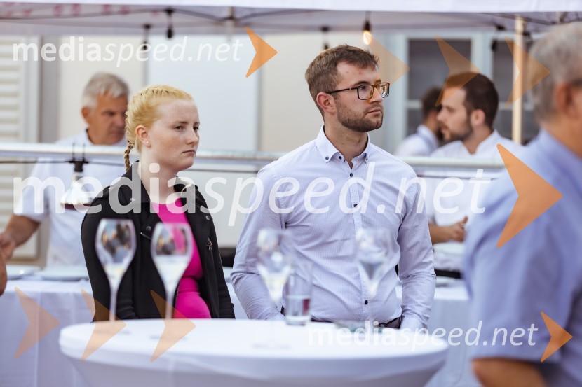 Kranjska dolga miza 2023