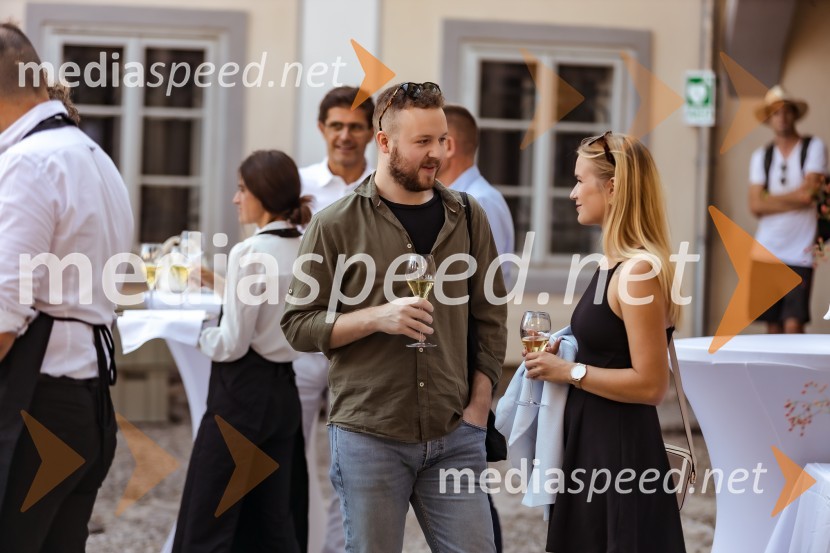 Kranjska dolga miza 2023