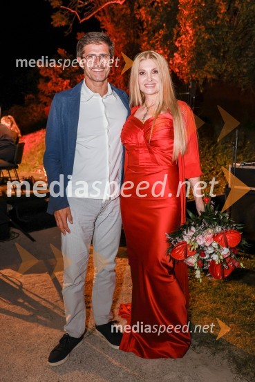  Matjaž Rakovec, župan Mestne občine Kranj;  Helena Blagne, pevkaKranjska dolga miza 2023