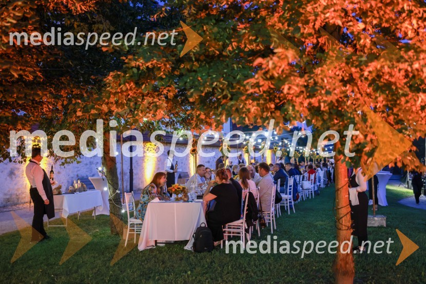 Kranjska dolga miza 2023