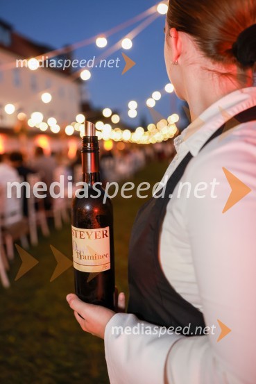 Kranjska dolga miza 2023