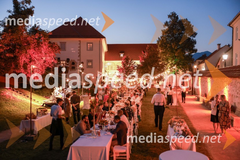 Kranjska dolga miza 2023