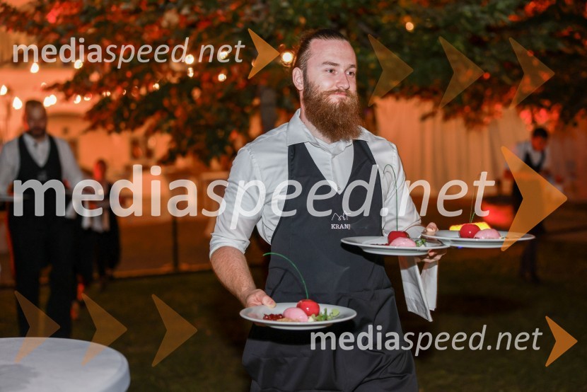 Kranjska dolga miza 2023