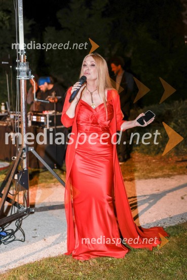  Helena Blagne, pevkaKranjska dolga miza 2023