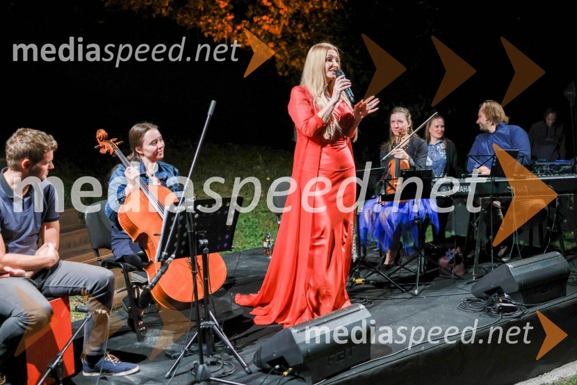  Helena Blagne, pevkaKranjska dolga miza 2023