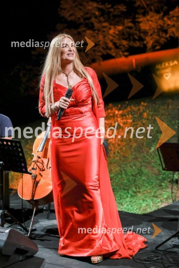  Helena Blagne, pevkaKranjska dolga miza 2023