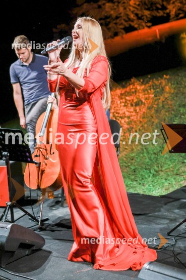  Helena Blagne, pevkaKranjska dolga miza 2023