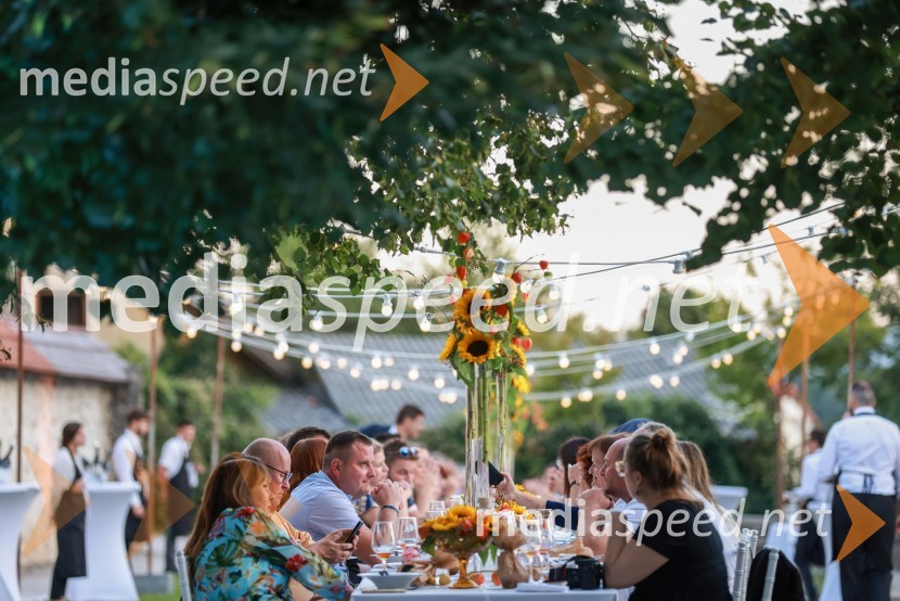 Kranjska dolga miza 2023