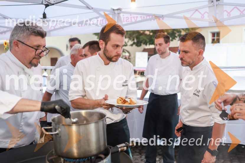 Kranjska dolga miza 2023