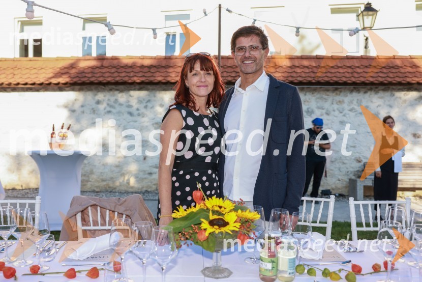  Urša Manček Rakovec, Login5;  Matjaž Rakovec, župan Mestne občine KranjKranjska dolga miza 2023